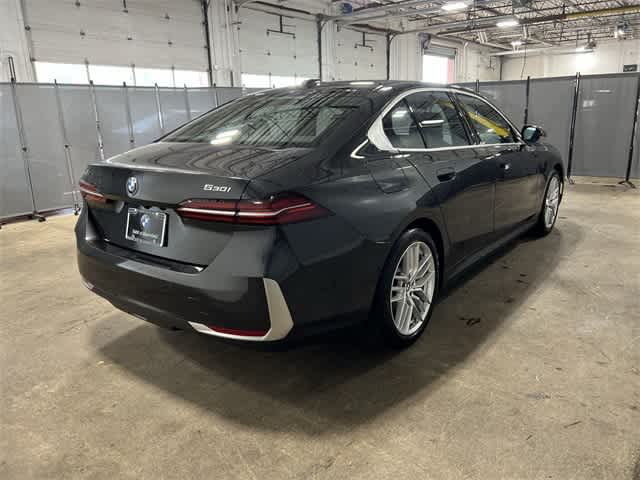 Thumbnail: 2025 BMW 5 Series - 14