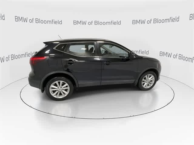 Thumbnail: 2017 Nissan Rogue Sport - 8