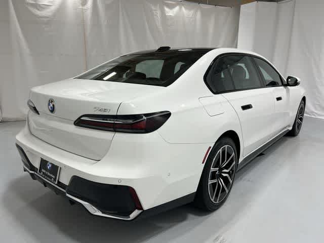 Thumbnail: 2023 BMW 7 Series - 14