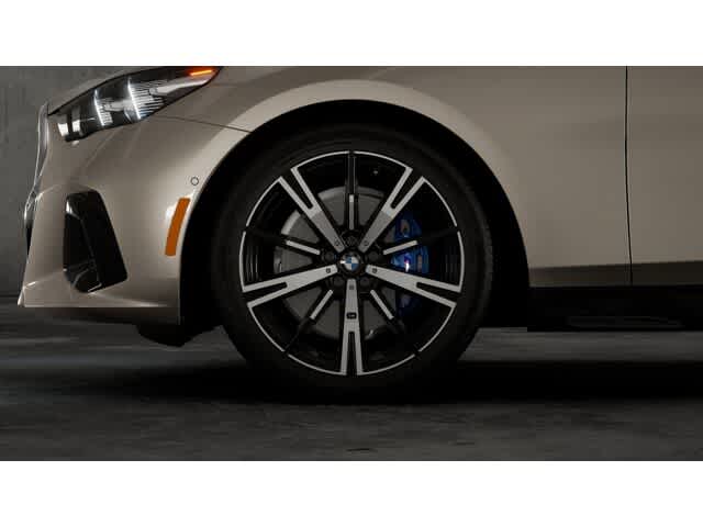Thumbnail: 2026 BMW 5 Series - 7