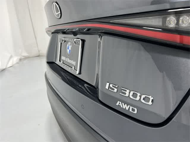 Thumbnail: 2022 Lexus IS - 17