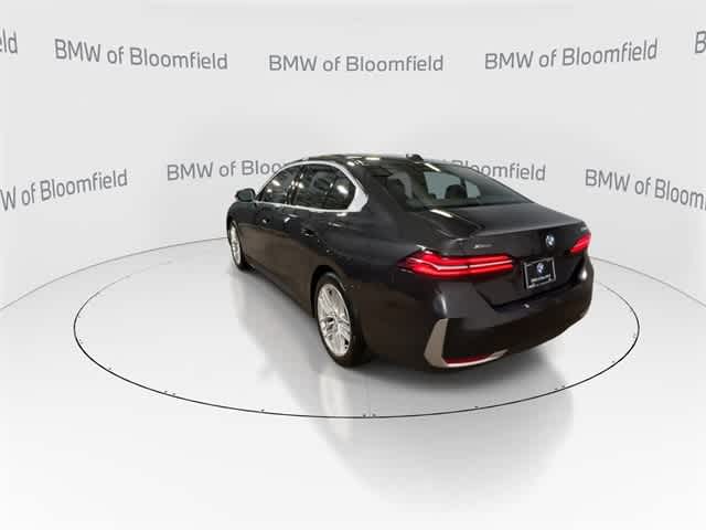 Thumbnail: 2025 BMW 5 Series - 6