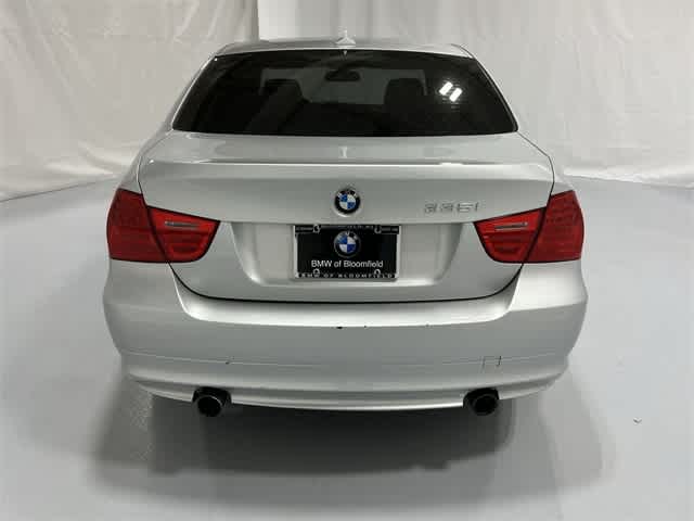 Thumbnail: 2011 BMW 3 Series - 13