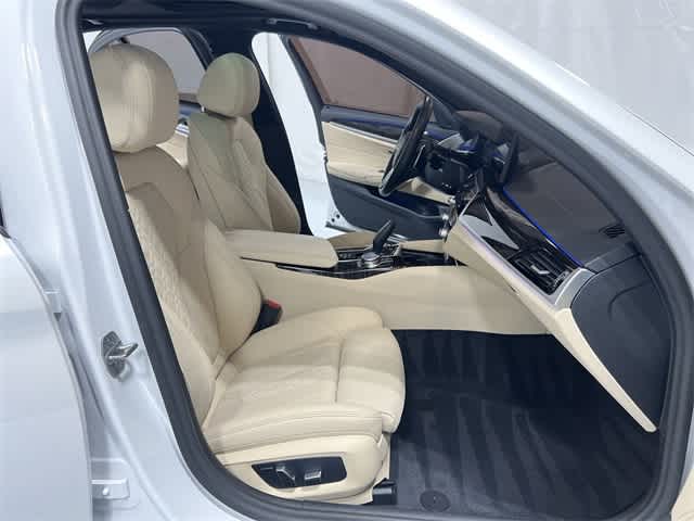 Thumbnail: 2023 BMW 5 Series - 26