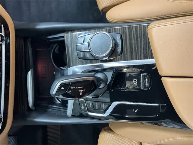 Thumbnail: 2022 BMW 5 Series - 30