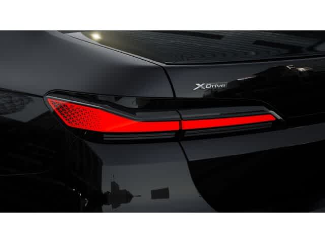 2025 BMW 7 Series 740i xDrive 8
