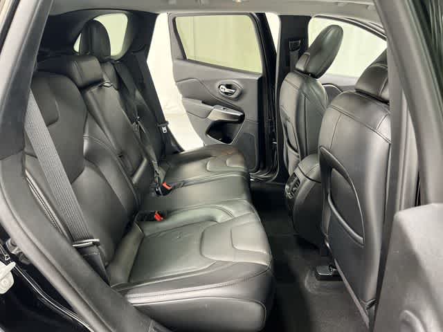 Thumbnail: 2020 Jeep Cherokee - 25