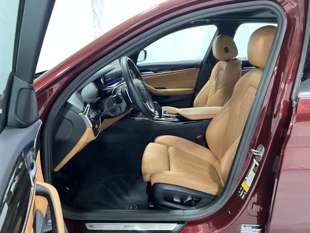 Thumbnail: 2023 BMW 5 Series - 10