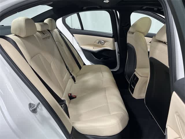 Thumbnail: 2025 BMW 3 Series - 25