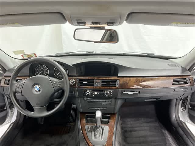 Thumbnail: 2011 BMW 3 Series - 20
