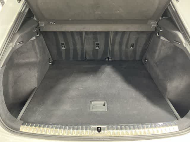 Thumbnail: 2020 Audi Q3 - 32