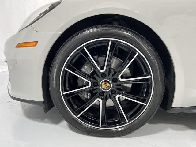 Thumbnail: 2022 Porsche Panamera - 18