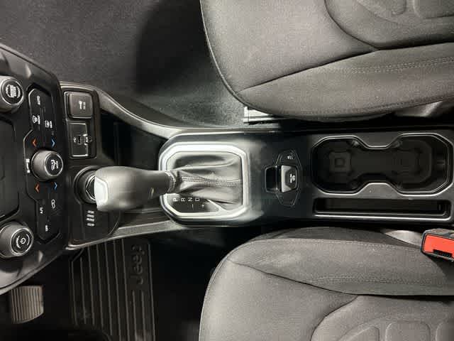 Thumbnail: 2020 Jeep Renegade - 29