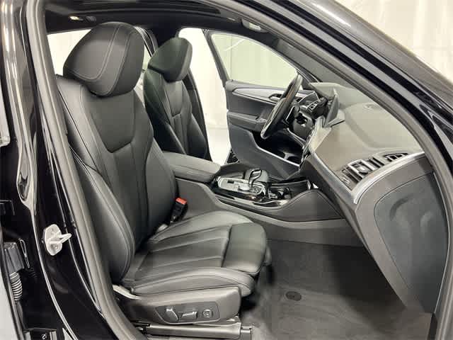 Thumbnail: 2025 BMW X4 - 26