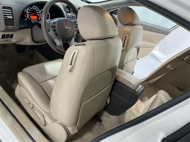 Thumbnail: 2010 Nissan Altima - 24