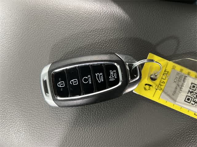 Thumbnail: 2023 Hyundai Elantra - 32