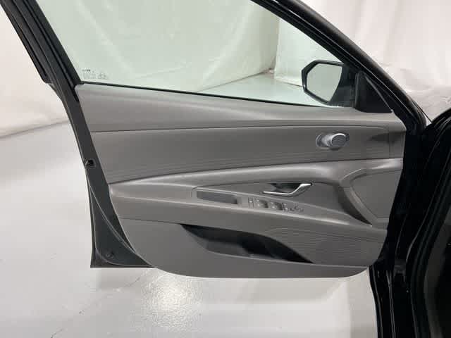 Thumbnail: 2023 Hyundai Elantra - 34