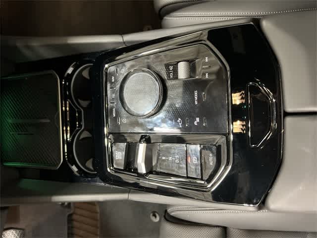 Thumbnail: 2025 BMW 5 Series - 30