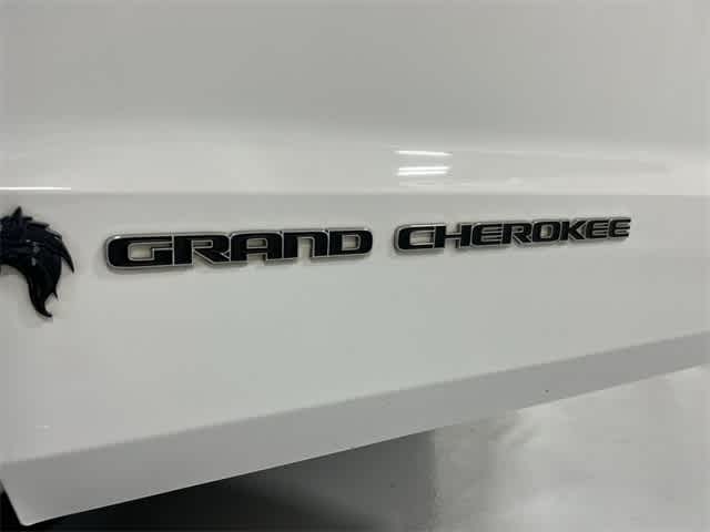 Thumbnail: 2020 Jeep Grand Cherokee - 17