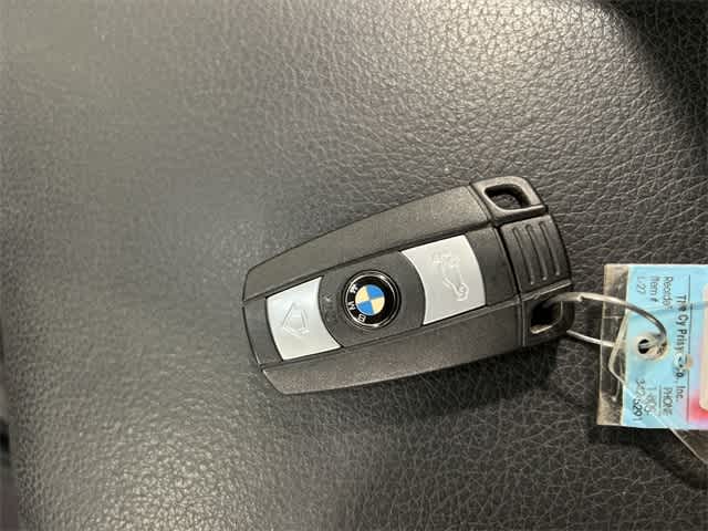 Thumbnail: 2011 BMW 3 Series - 32