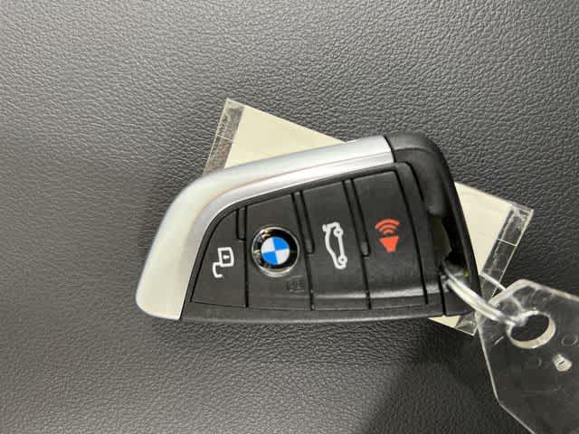 Thumbnail: 2024 BMW 3 Series - 33