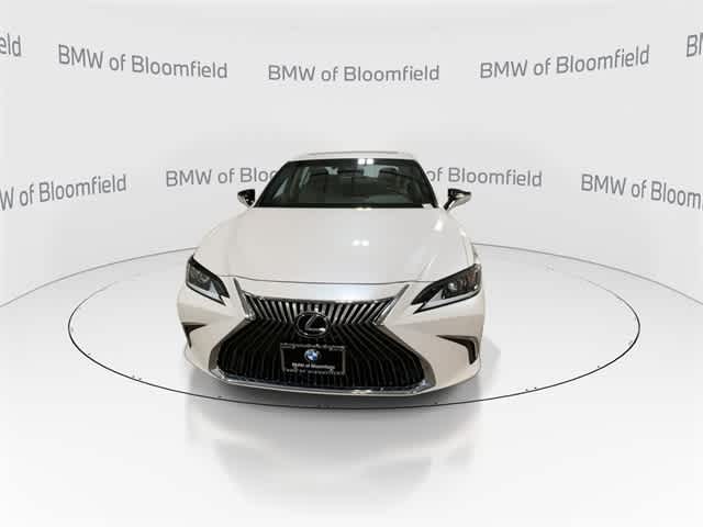 Thumbnail: 2020 Lexus ES - 3