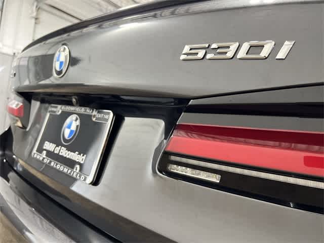 Thumbnail: 2023 BMW 5 Series - 17