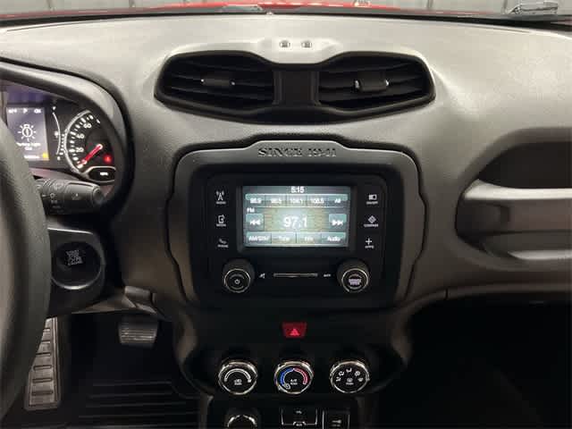 Thumbnail: 2017 Jeep Renegade - 28