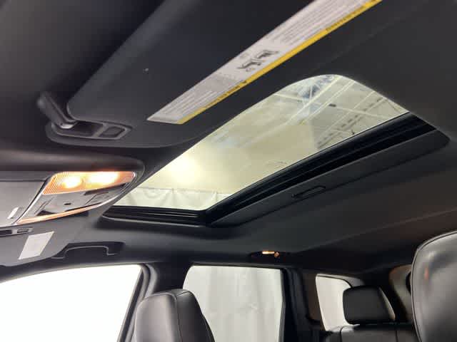 Thumbnail: 2015 Jeep Grand Cherokee - 23