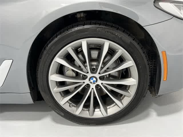 Thumbnail: 2023 BMW 5 Series - 18
