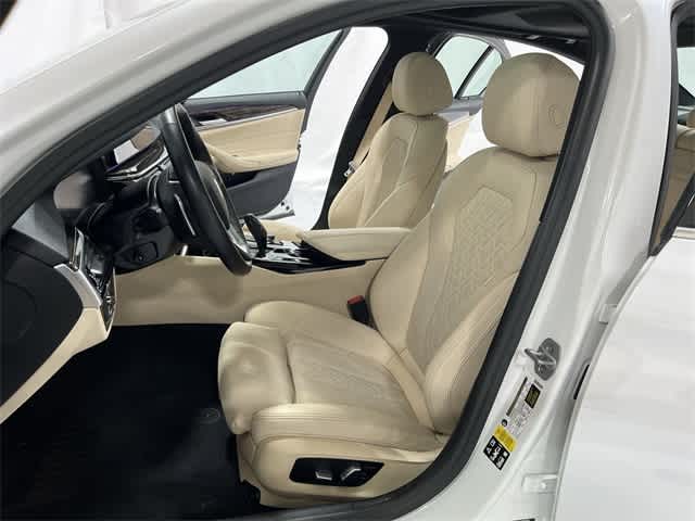 Thumbnail: 2023 BMW 5 Series - 21