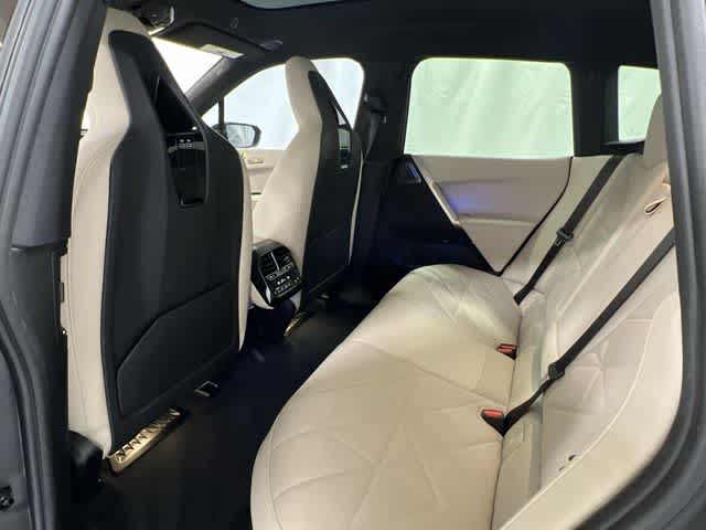 Thumbnail: 2023 BMW iX - 23