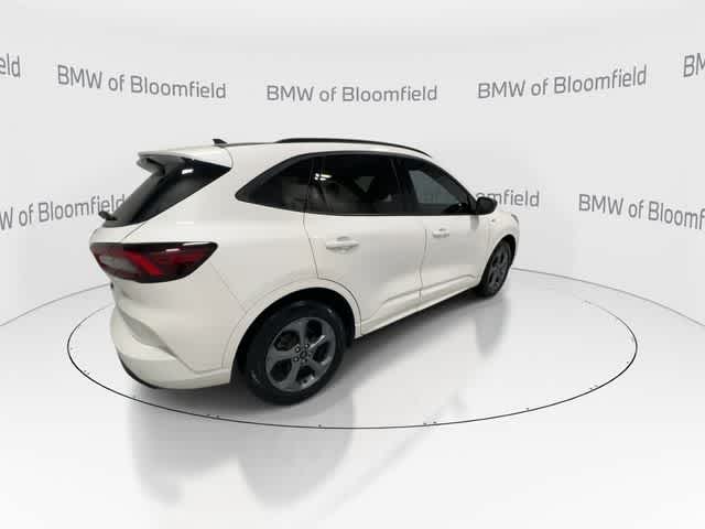 Thumbnail: 2023 Ford Escape - 8