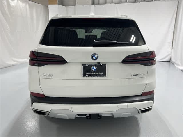 Thumbnail: 2026 BMW X5 - 13