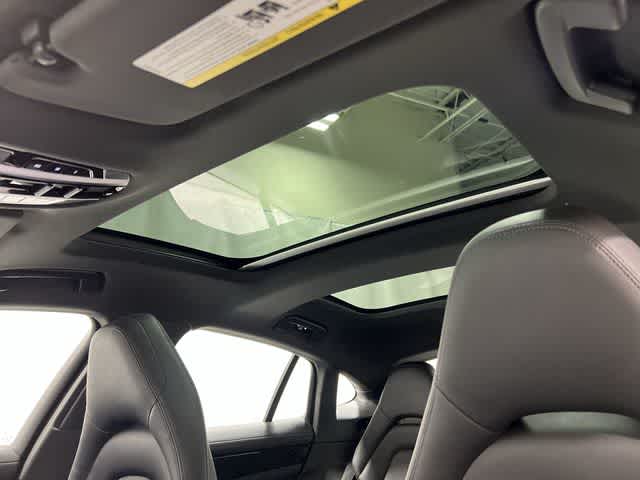 Thumbnail: 2022 Porsche Panamera - 23