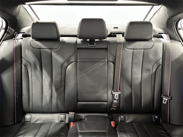 Thumbnail: 2023 BMW M5 - 22