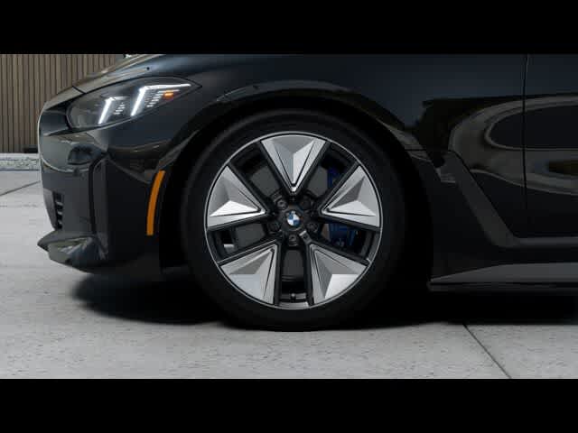 Thumbnail: 2025 BMW i4 - 7