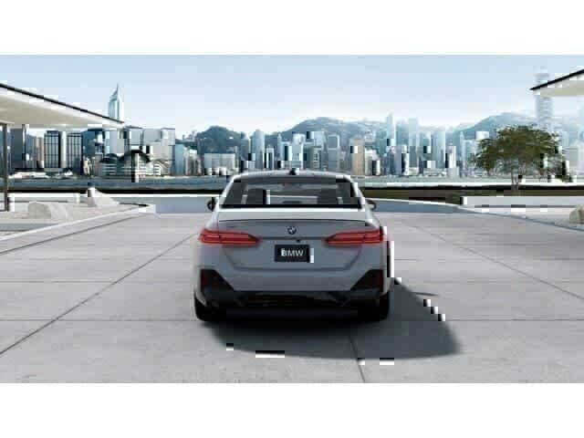 Thumbnail: 2026 BMW 5 Series - 5