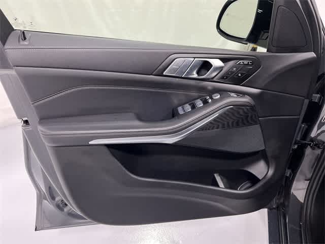Thumbnail: 2022 BMW X7 - 34