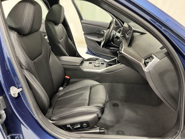 Thumbnail: 2024 BMW 3 Series - 26