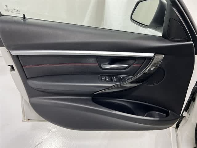 Thumbnail: 2018 BMW 3 Series - 35