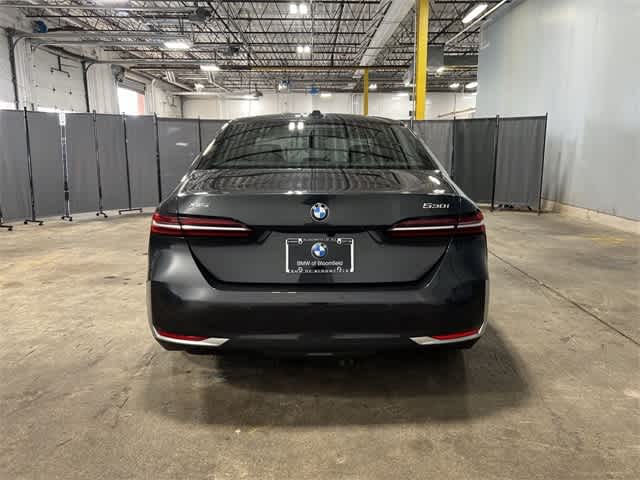 Thumbnail: 2025 BMW 5 Series - 13