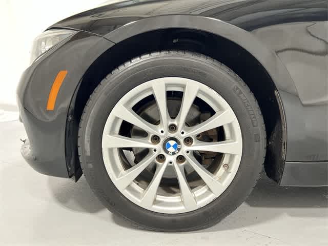 Thumbnail: 2017 BMW 3 Series - 18