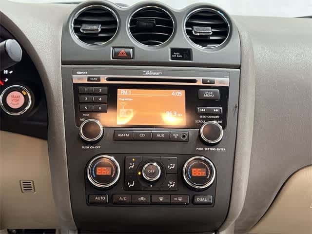 Thumbnail: 2010 Nissan Altima - 28