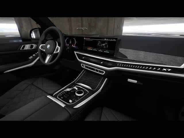 Thumbnail: 2025 BMW X7 - 15