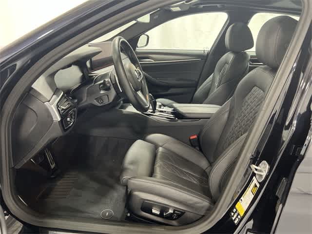 Thumbnail: 2023 BMW 5 Series - 10