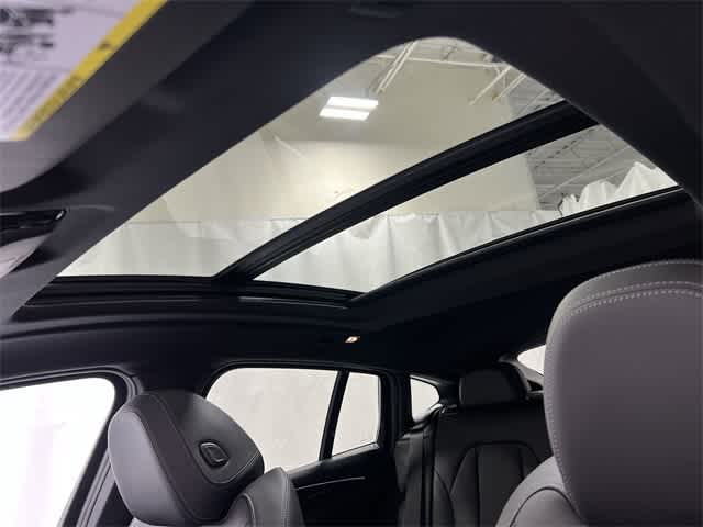 Thumbnail: 2025 BMW X4 - 23