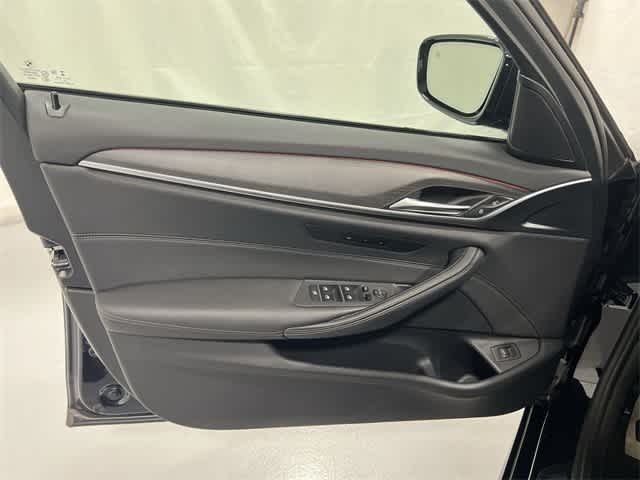 Thumbnail: 2023 BMW 5 Series - 35