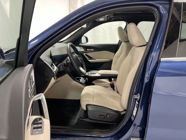 Thumbnail: 2025 BMW X1 - 10