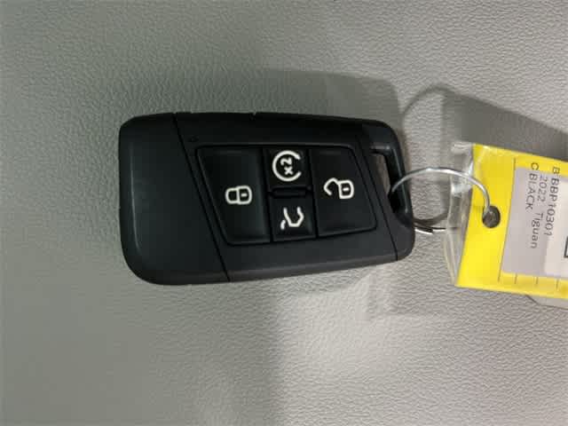 Thumbnail: 2022 Volkswagen Tiguan - 33